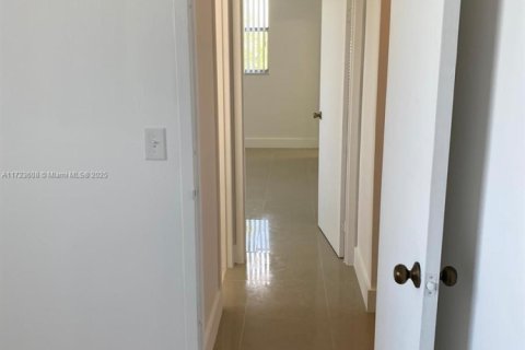 Condominio en venta en North Lauderdale, Florida, 2 dormitorios, 92.9 m2 № 2076981 - foto 20