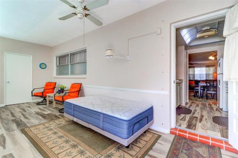 Condominio en venta en Saint Petersburg, Florida, 2 dormitorios, 80.82 m2 № 1912152 - foto 12