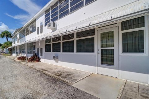 Condominio en venta en Saint Petersburg, Florida, 2 dormitorios, 80.82 m2 № 1912152 - foto 19