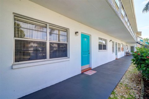 Condominio en venta en Saint Petersburg, Florida, 2 dormitorios, 80.82 m2 № 1912152 - foto 1