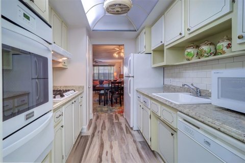 Condominio en venta en Saint Petersburg, Florida, 2 dormitorios, 80.82 m2 № 1912152 - foto 8
