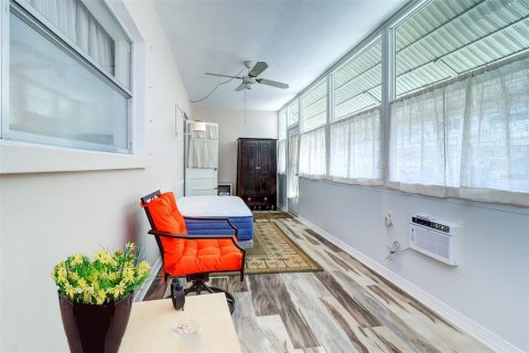 Condominio en venta en Saint Petersburg, Florida, 2 dormitorios, 80.82 m2 № 1912152 - foto 13