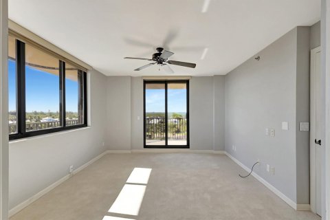 Condo in Hutchinson Island South, Florida, 3 bedrooms  № 914323 - photo 1