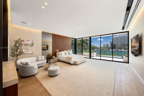 Casa en venta en Miami Beach, Florida, 7 dormitorios, 650.04 m2 № 1922237 - foto 29