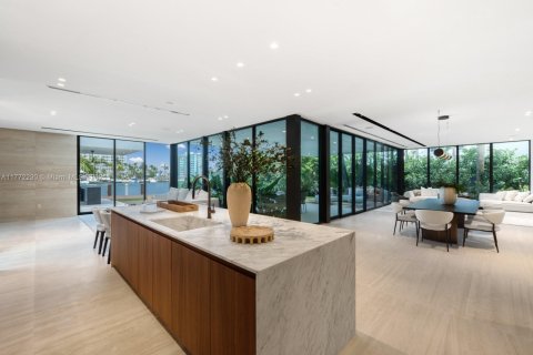 Casa en venta en Miami Beach, Florida, 7 dormitorios, 650.04 m2 № 1922237 - foto 14
