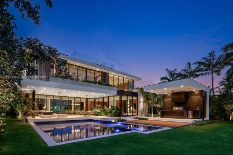 Casa en venta en Miami Beach, Florida, 7 dormitorios, 650.04 m2 № 1922237 - foto 1