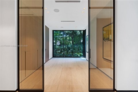 Casa en venta en Miami Beach, Florida, 7 dormitorios, 650.04 m2 № 1922237 - foto 24