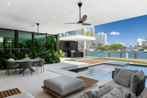 Casa en venta en Miami Beach, Florida, 7 dormitorios, 650.04 m2 № 1922237 - foto 17