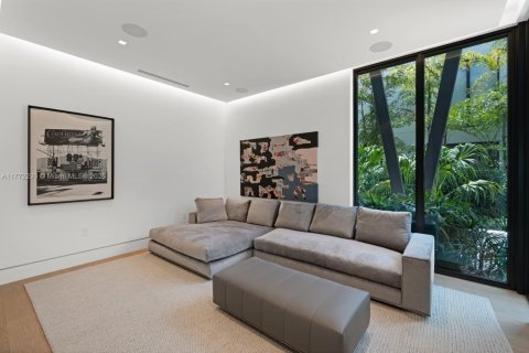 Casa en venta en Miami Beach, Florida, 7 dormitorios, 650.04 m2 № 1922237 - foto 23