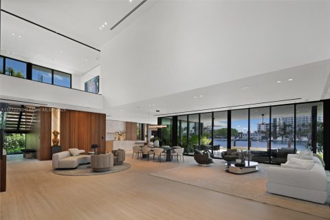 Casa en venta en Miami Beach, Florida, 7 dormitorios, 650.04 m2 № 1922237 - foto 7