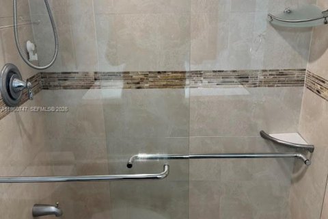 Купить кондоминиум в Майами, Флорида 2 спальни, 108.7м2, № 2079241 - фото 8