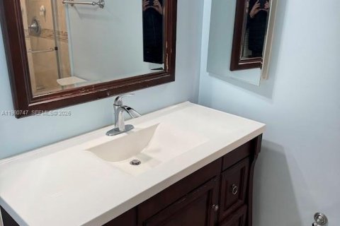Купить кондоминиум в Майами, Флорида 2 спальни, 108.7м2, № 2079241 - фото 10