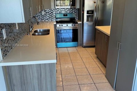 Купить кондоминиум в Майами, Флорида 2 спальни, 108.7м2, № 2079241 - фото 2