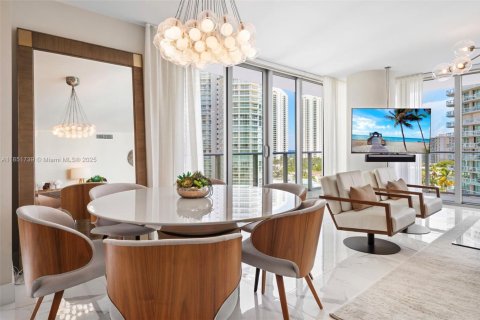 Copropriété à vendre à Sunny Isles Beach, Floride: 3 chambres, 175.77 m2 № 1979736 - photo 14