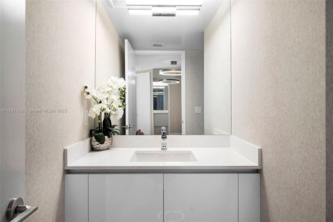 Copropriété à vendre à Sunny Isles Beach, Floride: 3 chambres, 175.77 m2 № 1979736 - photo 3