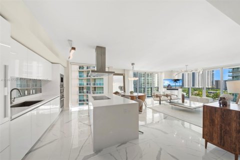 Copropriété à vendre à Sunny Isles Beach, Floride: 3 chambres, 175.77 m2 № 1979736 - photo 7