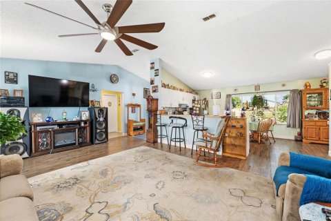 House in Ocala, Florida 3 bedrooms, 124.67 sq.m. № 2235375 - photo 7