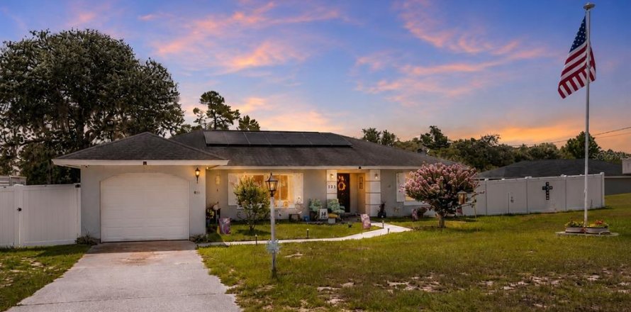 House in Ocala, Florida 3 bedrooms, 124.67 sq.m. № 2235375