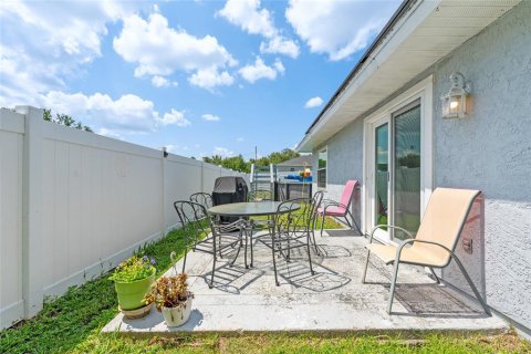 House in Ocala, Florida 3 bedrooms, 124.67 sq.m. № 2235375 - photo 21
