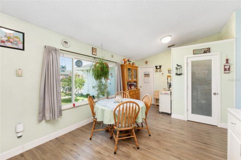 House in Ocala, Florida 3 bedrooms, 124.67 sq.m. № 2235375 - photo 9