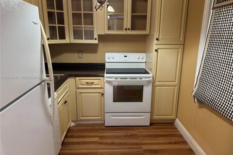 Condominio en venta en Lauderhill, Florida, 1 dormitorio, 67.45 m2 № 2076205 - foto 2
