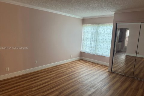 Condominio en venta en Lauderhill, Florida, 1 dormitorio, 67.45 m2 № 2076205 - foto 5