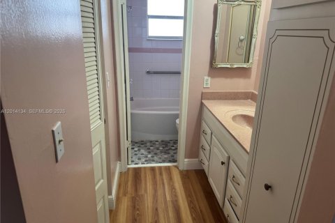 Condominio en venta en Lauderhill, Florida, 1 dormitorio, 67.45 m2 № 2076205 - foto 4