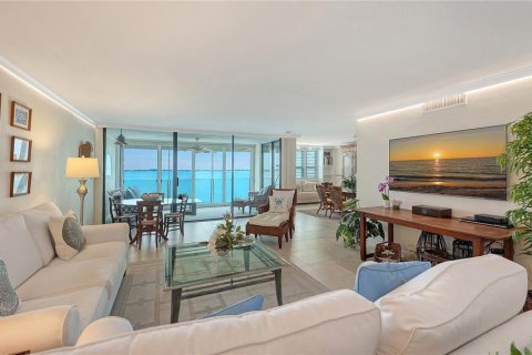 Condo in Sarasota, Florida, 3 bedrooms  № 2403642 - photo 7