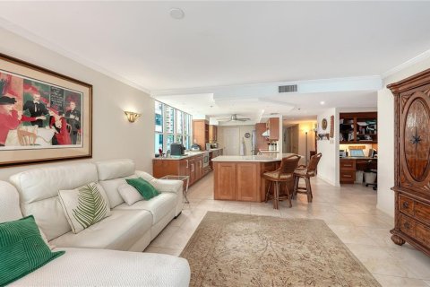 Condo in Sarasota, Florida, 3 bedrooms  № 2403642 - photo 23