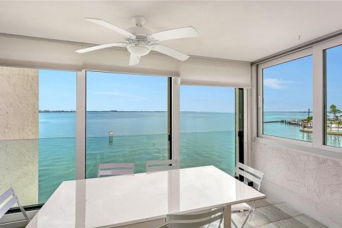 Condo in Sarasota, Florida, 3 bedrooms  № 2403642 - photo 27