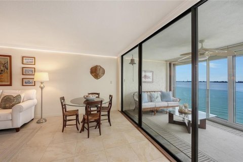Condo in Sarasota, Florida, 3 bedrooms  № 2403642 - photo 10