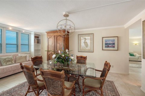 Condo in Sarasota, Florida, 3 bedrooms  № 2403642 - photo 19