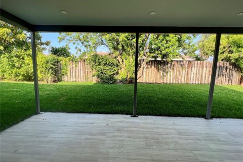 Casa en venta en Tamarac, Florida, 4 dormitorios, 146.14 m2 № 1152273 - foto 1