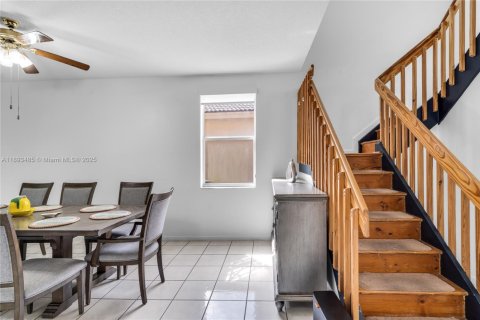 Villa ou maison à vendre à Pembroke Pines, Floride: 4 chambres, 194.44 m2 № 1948264 - photo 11