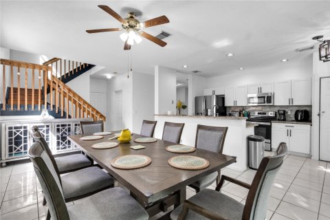 Villa ou maison à vendre à Pembroke Pines, Floride: 4 chambres, 194.44 m2 № 1948264 - photo 13