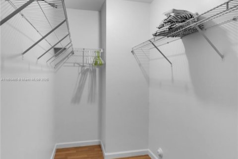 Villa ou maison à vendre à Pembroke Pines, Floride: 4 chambres, 194.44 m2 № 1948264 - photo 23