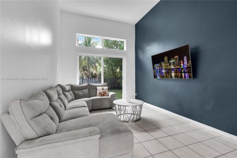 Villa ou maison à vendre à Pembroke Pines, Floride: 4 chambres, 194.44 m2 № 1948264 - photo 6