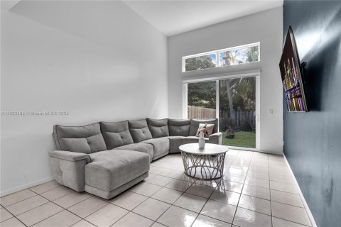 Villa ou maison à vendre à Pembroke Pines, Floride: 4 chambres, 194.44 m2 № 1948264 - photo 7