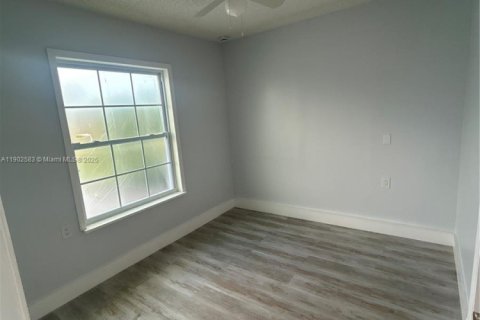 Commercial property in Port St. Lucie, Florida 1 bedroom, 105.17 sq.m. № 1963715 - photo 3