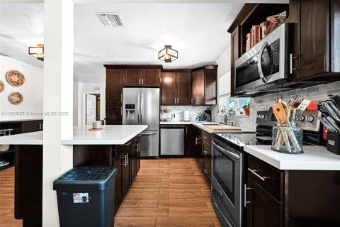 Купить виллу или дом в Майами, Флорида 3 спальни, 161.84м2, № 1752435 - фото 12