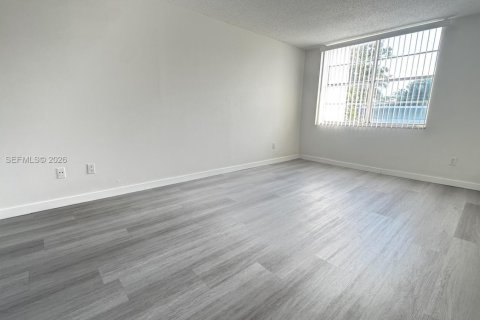 Condominio en alquiler en Miami, Florida, 1 dormitorio, 76.74 m2 № 2026019 - foto 18