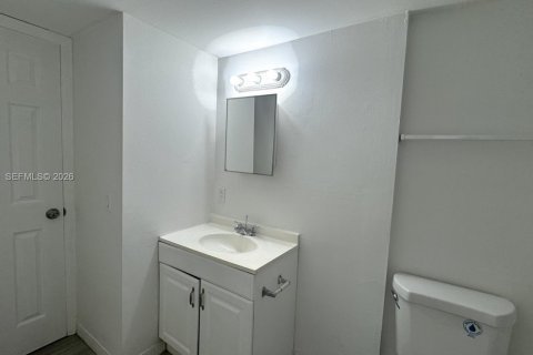 Condominio en alquiler en Miami, Florida, 1 dormitorio, 76.74 m2 № 2026019 - foto 17