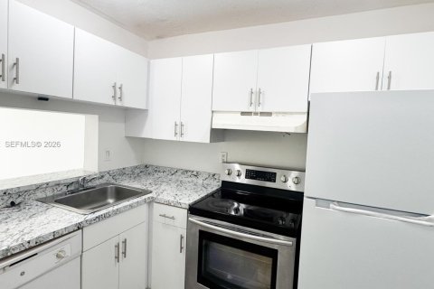 Condominio en alquiler en Miami, Florida, 1 dormitorio, 76.74 m2 № 2026019 - foto 12