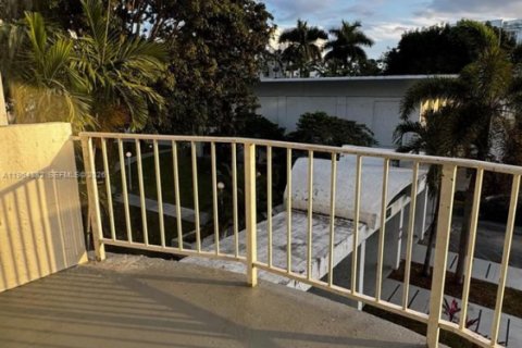 Condominio en alquiler en Miami, Florida, 1 dormitorio, 76.74 m2 № 2026019 - foto 26