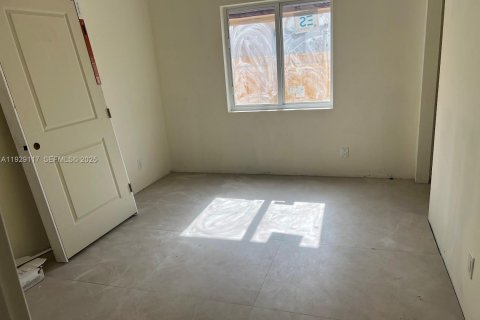 Immobilier commercial à vendre à Miami, Floride № 1987468 - photo 18