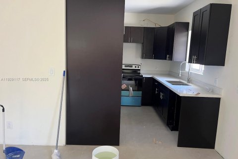 Immobilier commercial à vendre à Miami, Floride № 1987468 - photo 9