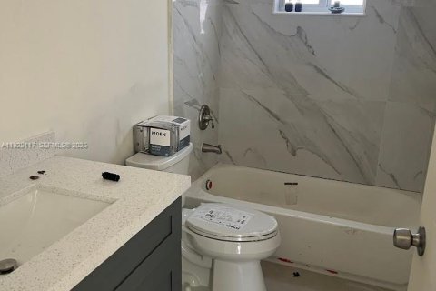 Immobilier commercial à vendre à Miami, Floride № 1987468 - photo 14