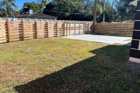 Immobilier commercial à vendre à Miami, Floride № 1987468 - photo 3