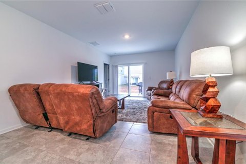 House in Davenport, Florida 3 bedrooms, 133.78 sq.m. № 2205737 - photo 11
