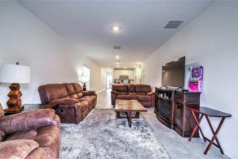 House in Davenport, Florida 3 bedrooms, 133.78 sq.m. № 2205737 - photo 13
